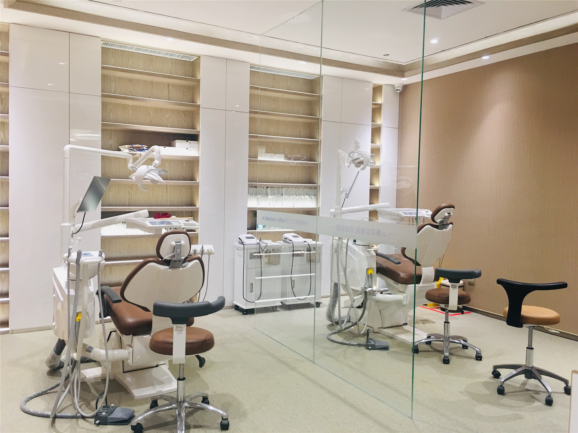 南宁柏乐口腔拔智齿价格380元和1200元，主要看智齿位置