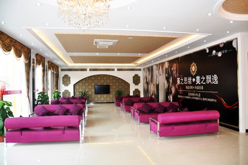 二、南昌莱美美容医院价格解析：双眼皮2500元起，性价比优势明显