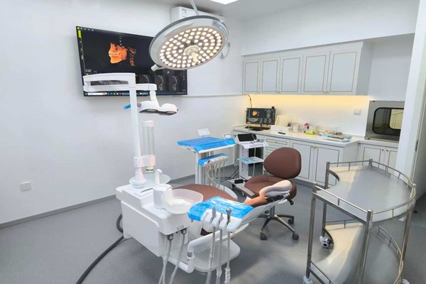 沈阳哪里看牙好？盛京合禾美学修复+德立联合拍片+京科精准种植更受追捧！