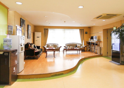 二、上海华美玻尿酸价格多少？2026年不同品牌与剂量的报价参考