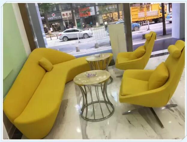 三、昆明华美美莱隆胸医生团队与个性化服务