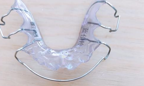 透明保持器为什么不能酒精杀菌？别再用酒精泡了！专家提醒