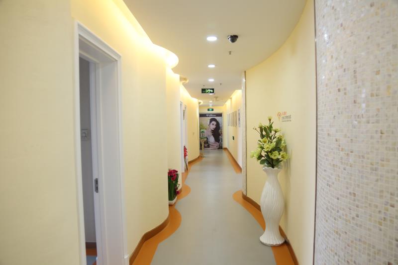 二、沈阳杏林房红超双眼皮怎么样？真实实例与术后疗效揭秘